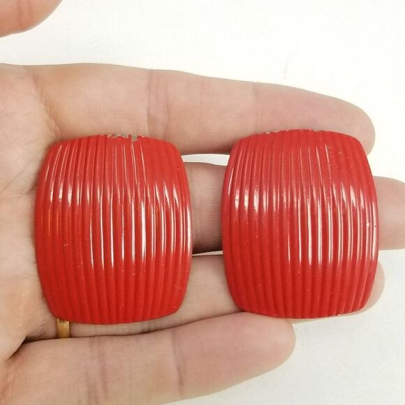 Vintage Red Enamel Rectangle Stud Earrings, Ribbed Textured, Retro 80s 90s Style - Picture 1 of 5